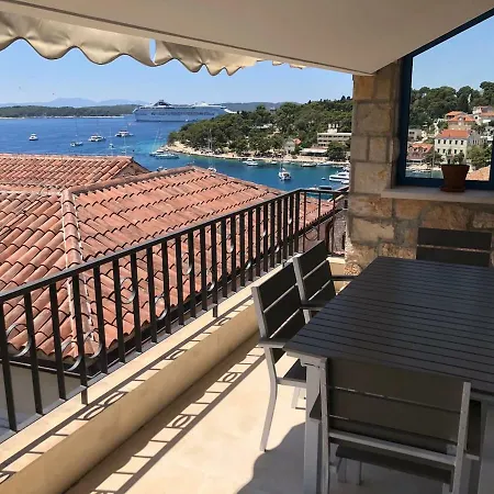 Penthouse In Old Dalmatian House - Flybridge Hébergement de vacances