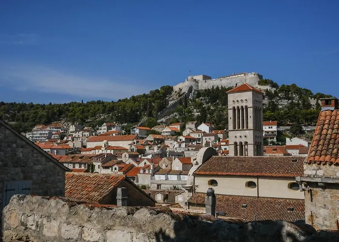 Penthouse In Old Dalmatian House - Flybridge * Hvar Town