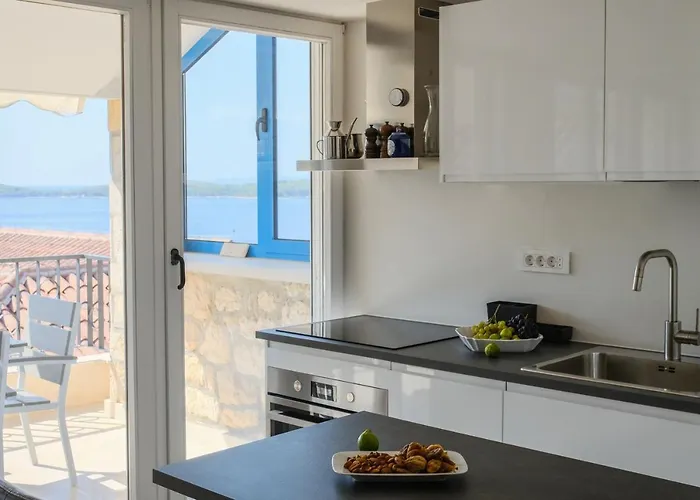 Penthouse In Old Dalmatian House - Flybridge Ferienhaus *