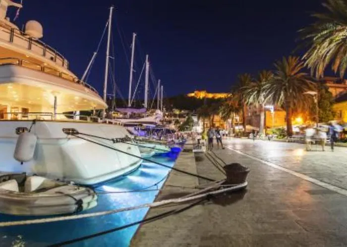 Ferienhaus Penthouse In Old Dalmatian House - Flybridge *