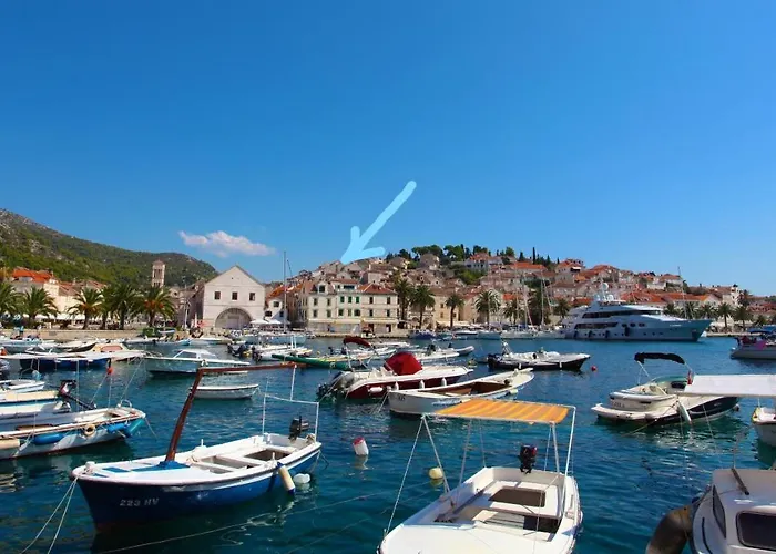 Penthouse In Old Dalmatian House - Flybridge Ferienhaus Hvar Town