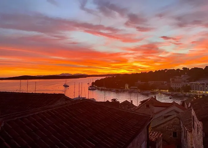 Ferienhaus Penthouse In Old Dalmatian House - Flybridge *