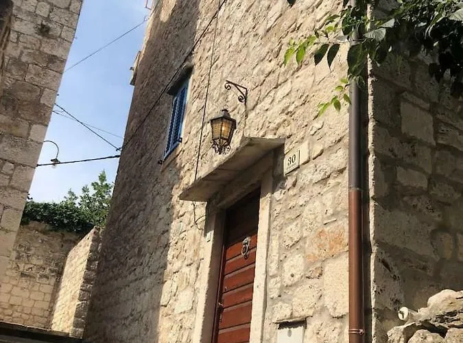 Penthouse In Old Dalmatian House - Flybridge Ferienhaus *