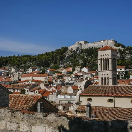 Penthouse In Old Dalmatian House - Flybridge * Hvar Town