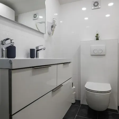 Penthouse In Old Dalmatian House - Flybridge * Hvar Town