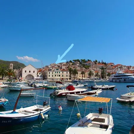 Penthouse In Old Dalmatian House - Flybridge Holiday home Hvar Town