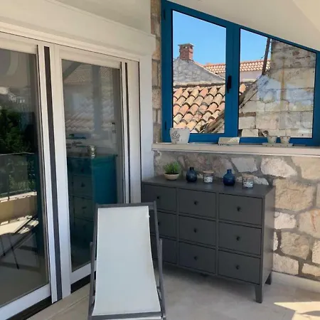 Nyaraló Penthouse In Old Dalmatian House - Flybridge