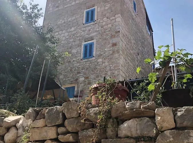 Penthouse In Old Dalmatian House - Flybridge