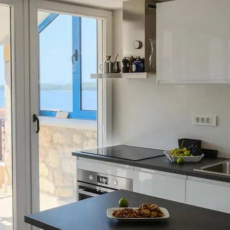 Penthouse In Old Dalmatian House - Flybridge بيت للعطل *