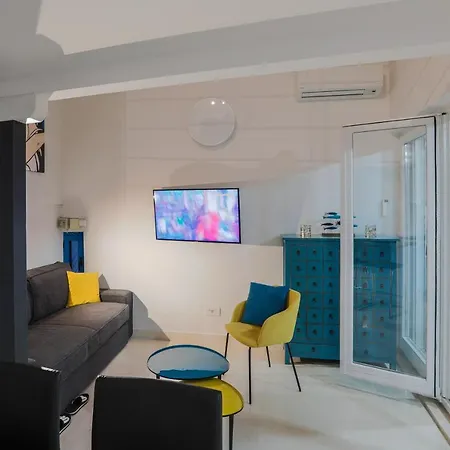 Penthouse In Old Dalmatian House - Flybridge *