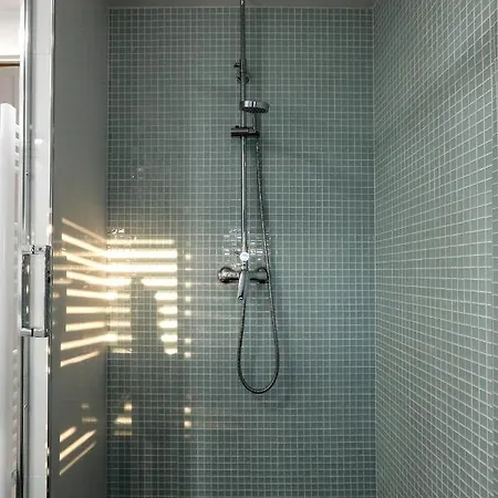 Penthouse In Old Dalmatian House - Flybridge بيت للعطل هفار