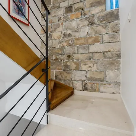 Penthouse In Old Dalmatian House - Flybridge
