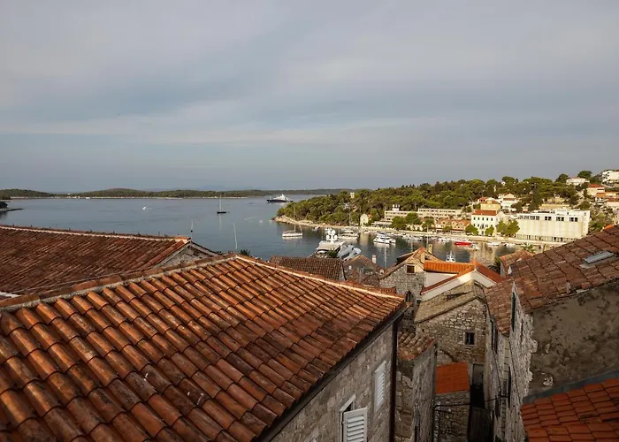 Penthouse In Old Dalmatian House - Flybridge Будинок відпочинку *