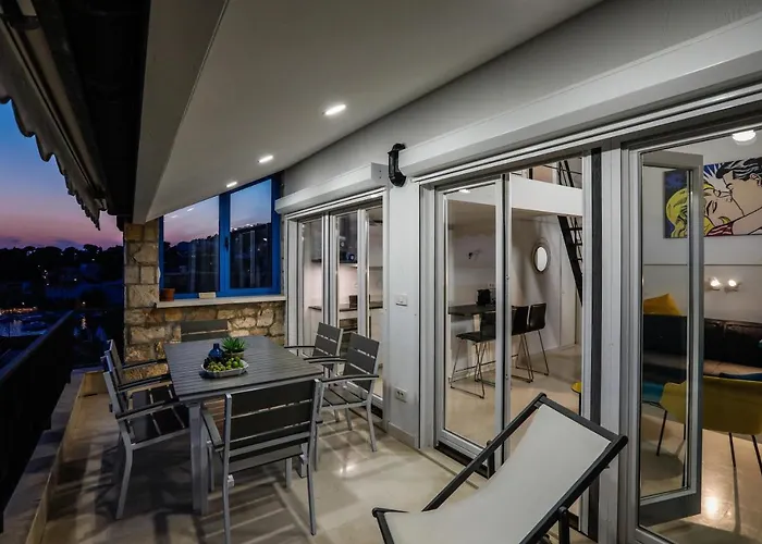 Penthouse In Old Dalmatian House - Flybridge Будинок відпочинку Хвар