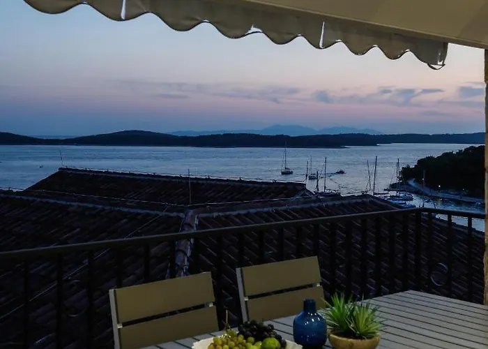 Будинок відпочинку Penthouse In Old Dalmatian House - Flybridge *